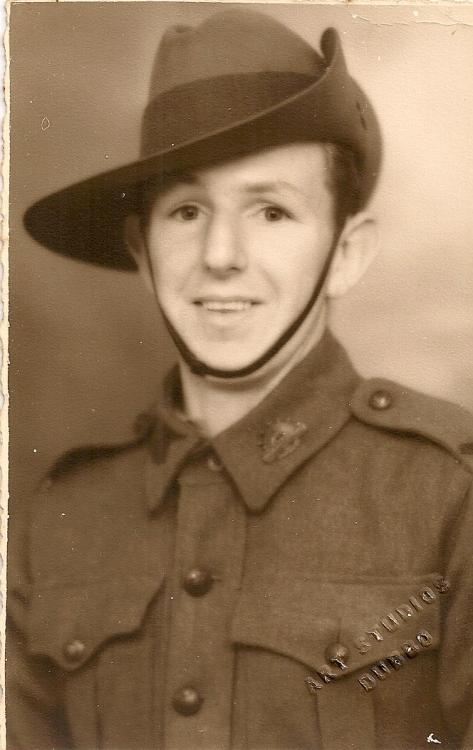 Pte James Robert Smith - NX49210 Nov 1941.jpg