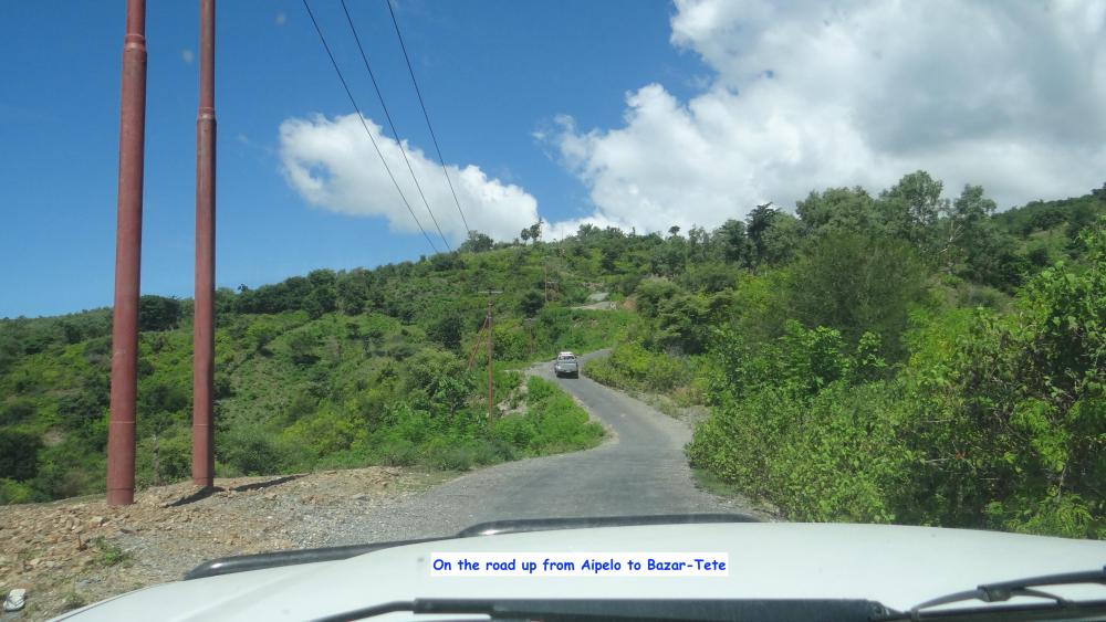 On the road up from Aipelo to Bazar-Tete.jpg